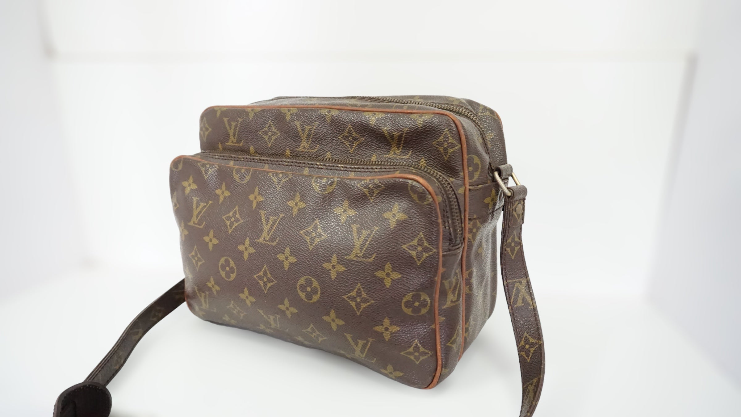 Louis Vuitton Nile PM