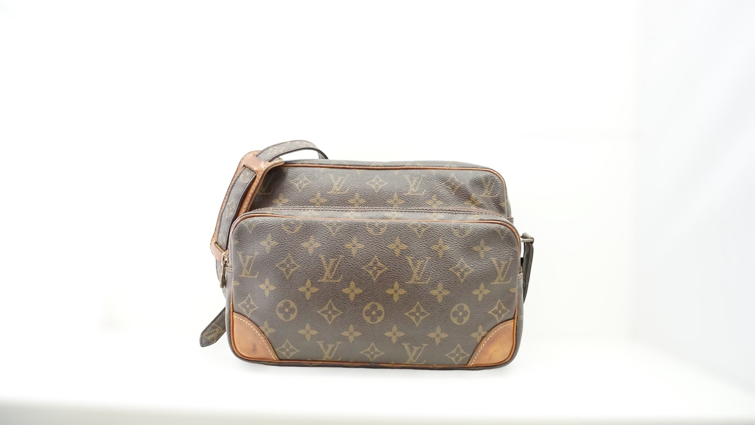 Louis Vuitton Nile PM