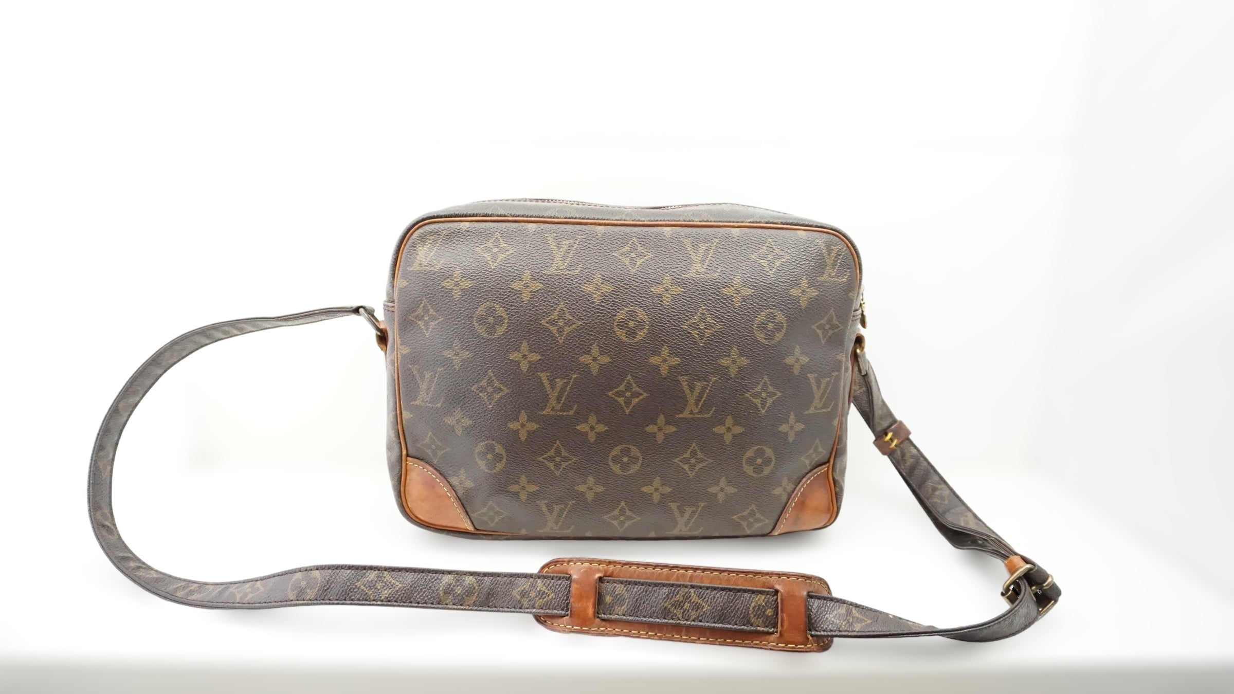 Louis Vuitton Nile PM