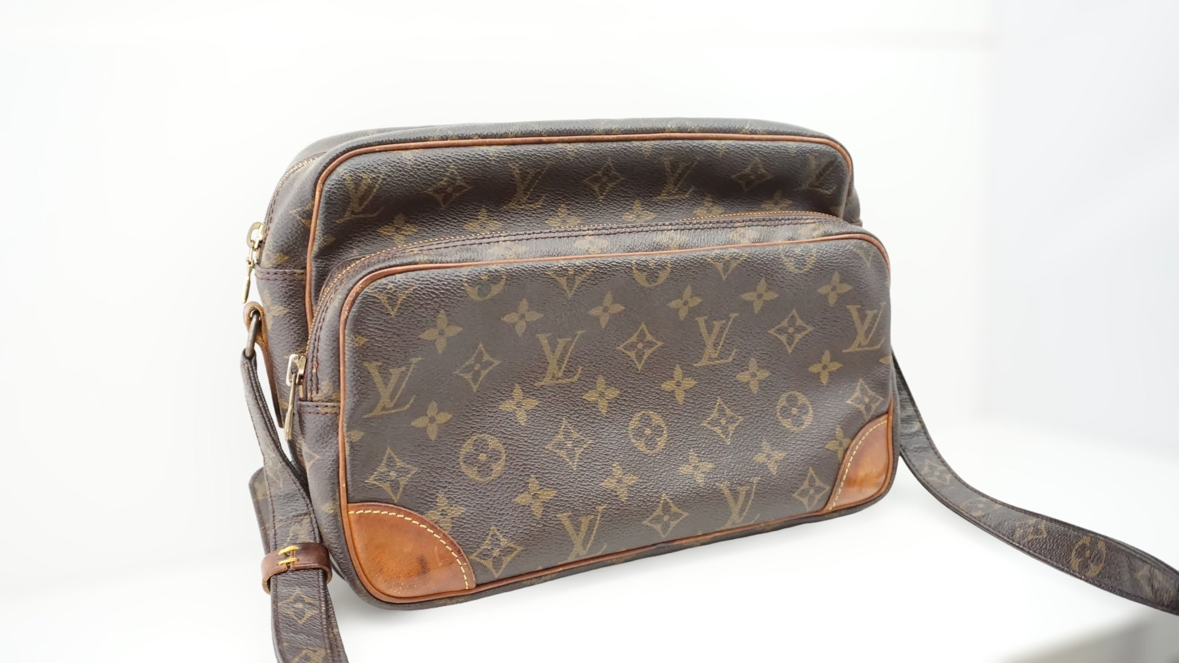 Louis Vuitton Nile PM